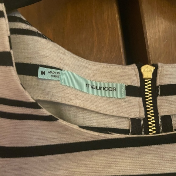 Medium Maurice’s black and white striped dress. A frame and flattering w pockets - Picture 3 of 6